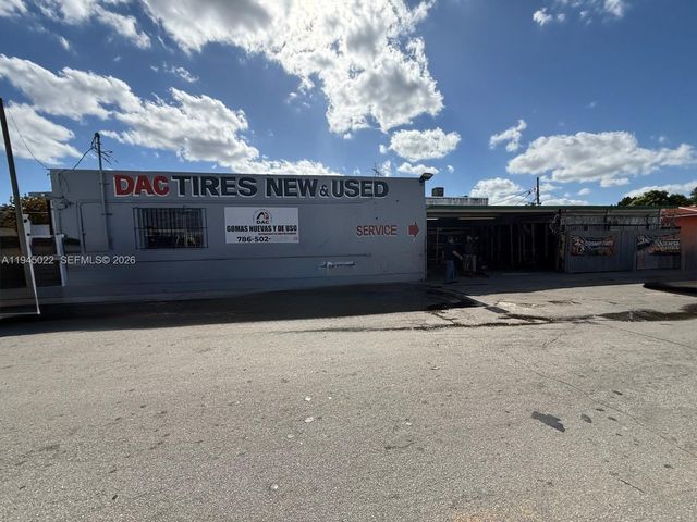 4190 E 4th Avenue, Hialeah, FL 33013