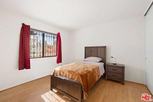 7042 Jon Allan Drive, North Hollywood (los Angeles), CA 91605