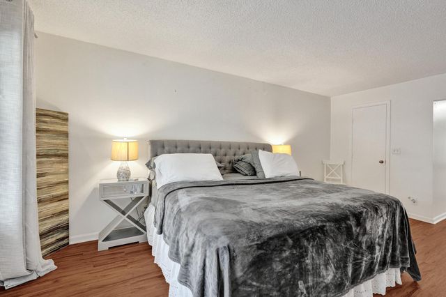 9840 Pineapple Tree Drive 204, Boynton Beach, FL 33436