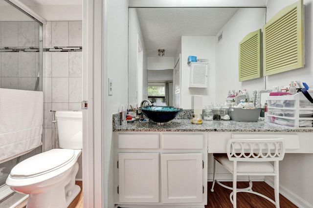 9840 Pineapple Tree Drive 204, Boynton Beach, FL 33436