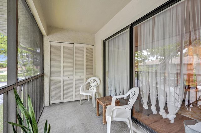 9840 Pineapple Tree Drive 204, Boynton Beach, FL 33436