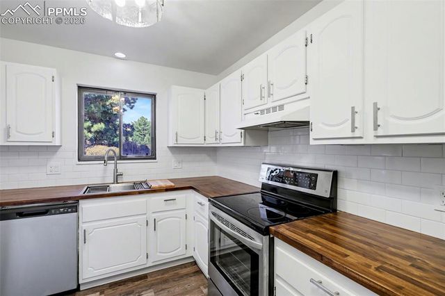 2973 Mesa Road A, Colorado Springs, CO 80904