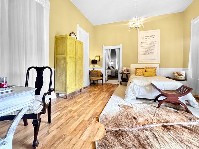 203 S 1st St, Leesville, LA 71446