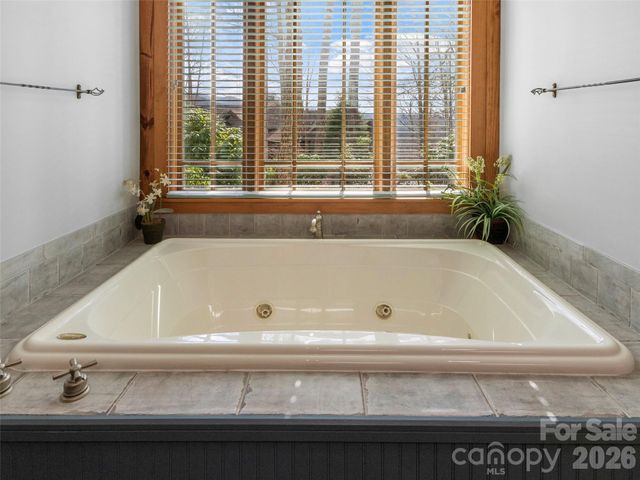 324 Austin Mountain Drive, Burnsville, NC 28714