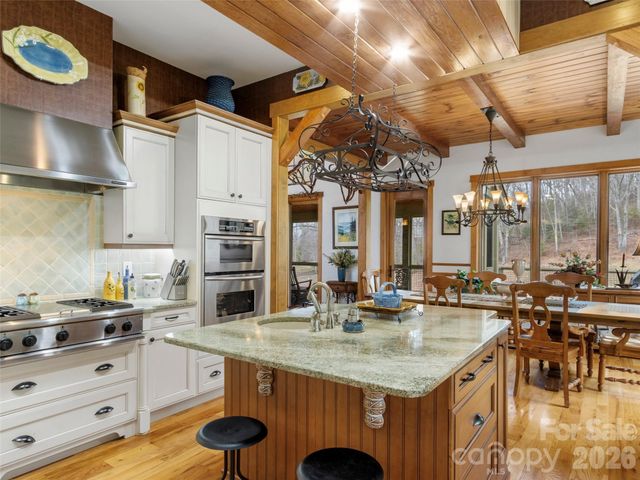 324 Austin Mountain Drive, Burnsville, NC 28714