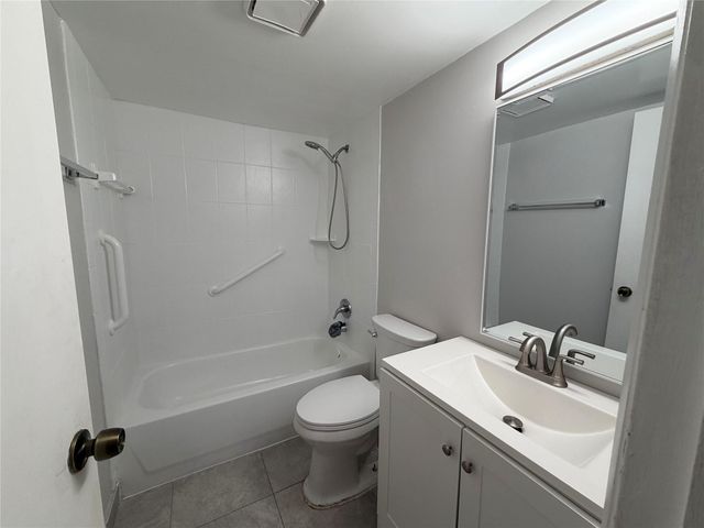 4138 NW 88th Avenue 107, Coral Springs, FL 33065