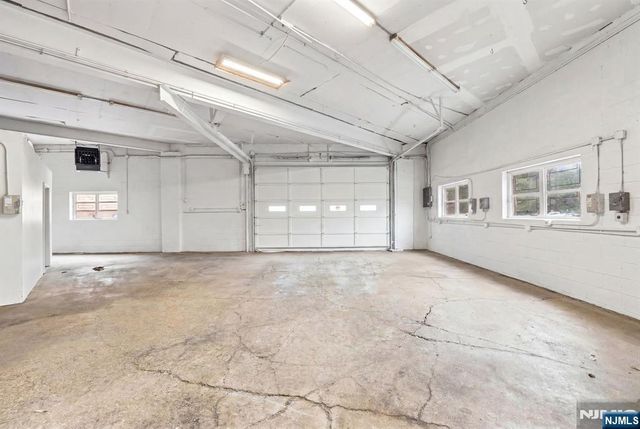 21 Route 17 2, East Rutherford, NJ 07073