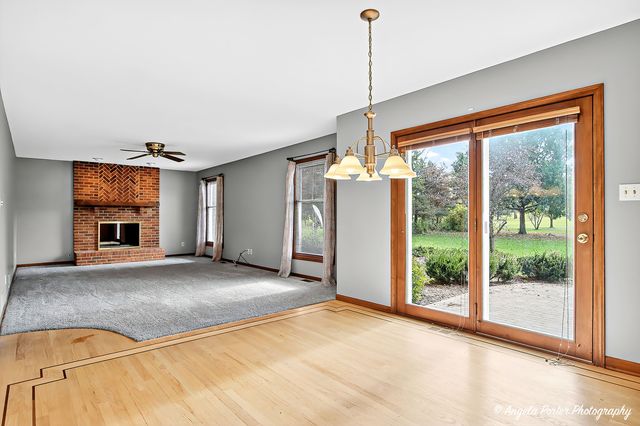 2215 Crystal Circle, Crystal Lake, IL 60012