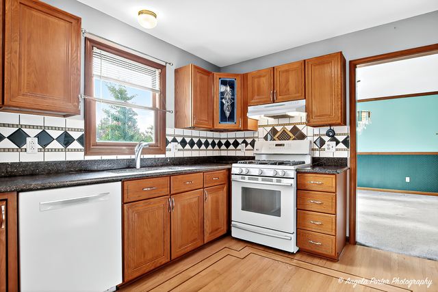 2215 Crystal Circle, Crystal Lake, IL 60012