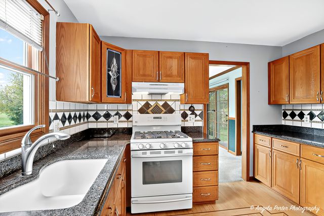 2215 Crystal Circle, Crystal Lake, IL 60012