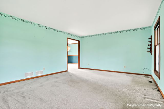 2215 Crystal Circle, Crystal Lake, IL 60012