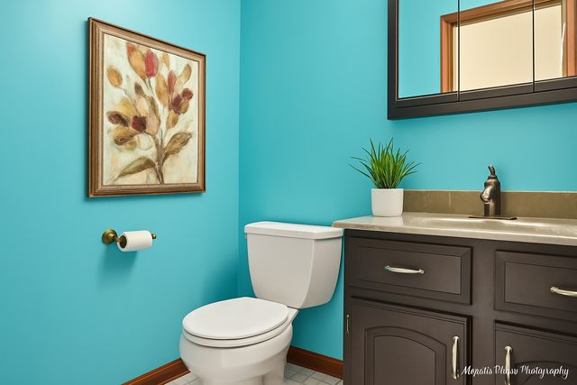 2215 Crystal Circle, Crystal Lake, IL 60012