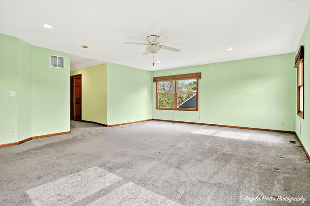 2215 Crystal Circle, Crystal Lake, IL 60012