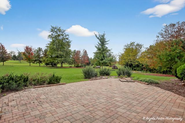 2215 Crystal Circle, Crystal Lake, IL 60012