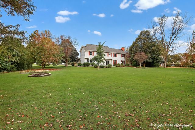 2215 Crystal Circle, Crystal Lake, IL 60012