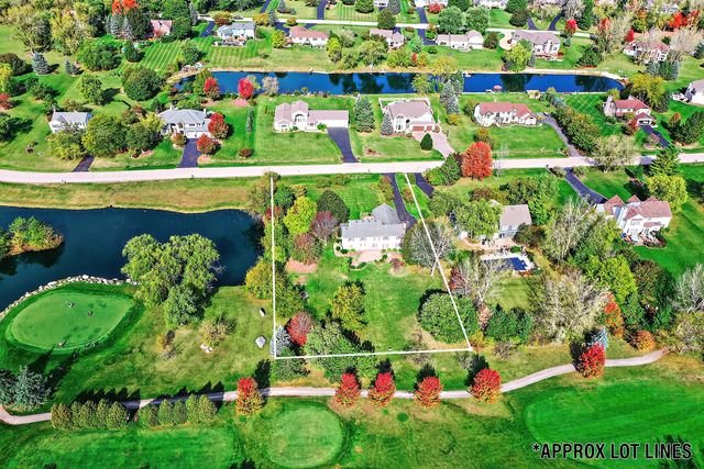 2215 Crystal Circle, Crystal Lake, IL 60012