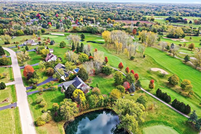 2215 Crystal Circle, Crystal Lake, IL 60012