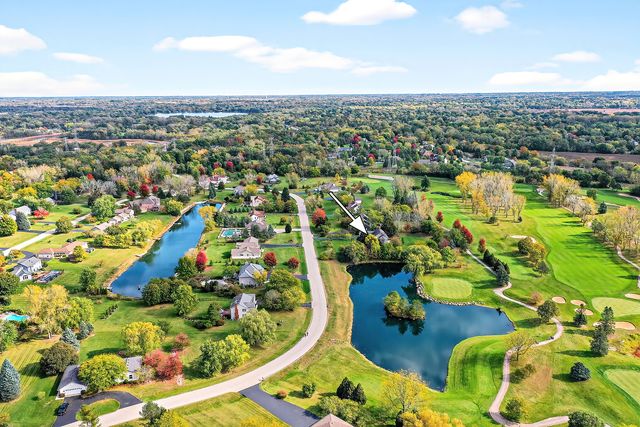 2215 Crystal Circle, Crystal Lake, IL 60012