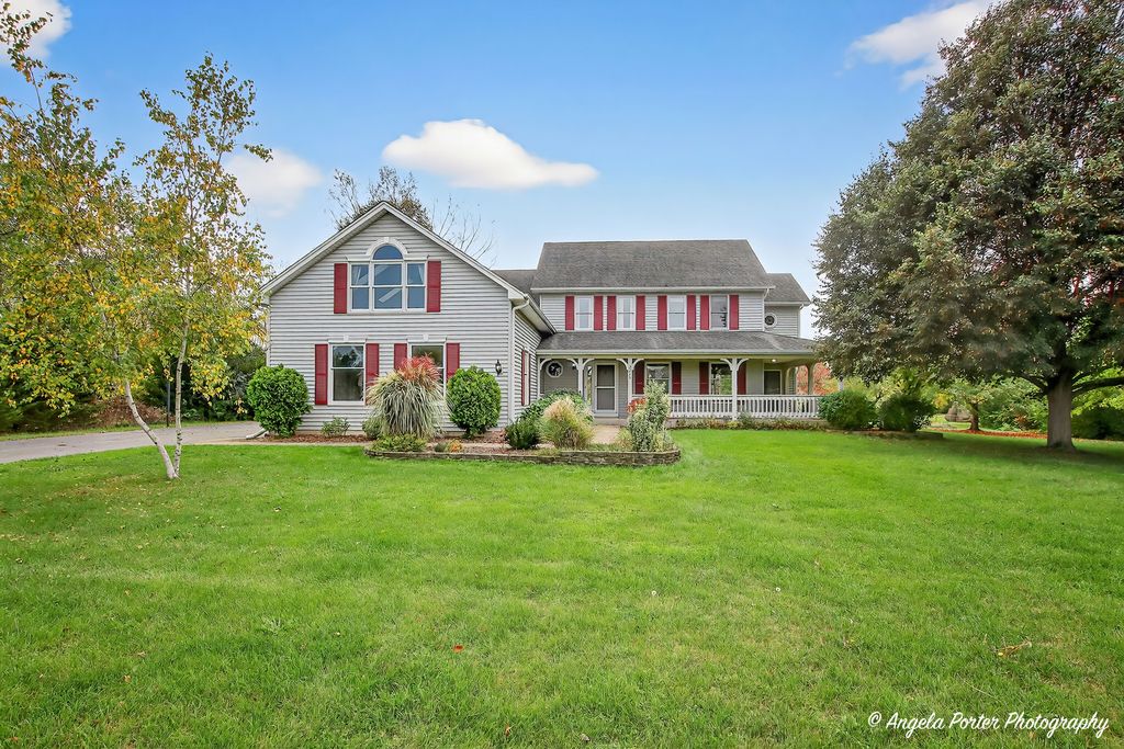 2215 Crystal Circle, Crystal Lake, IL 60012