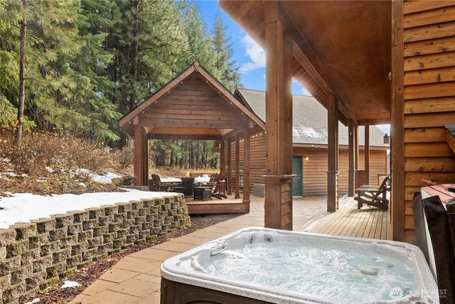 261 Tiger Lily Lane, Ronald, WA 98940