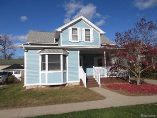 214 W Rockwell Street, Fenton, MI 48430