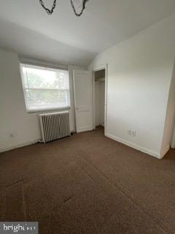 5364 AMES ST NE, Washington, DC 20019