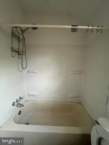 5364 AMES ST NE, Washington, DC 20019