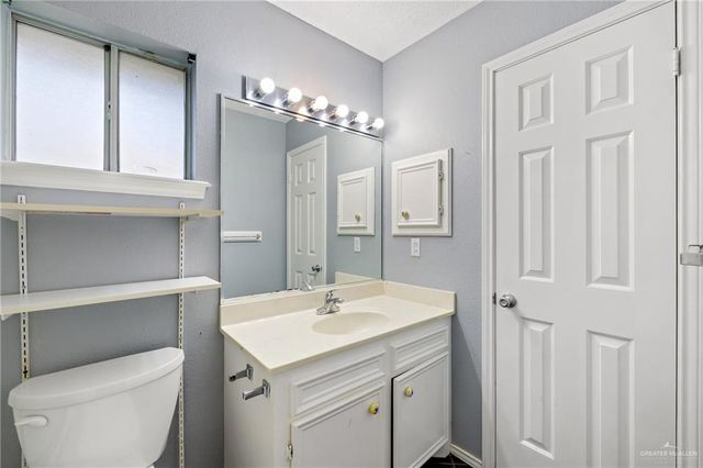 7400 N 33rd Street, Mcallen, TX 78504