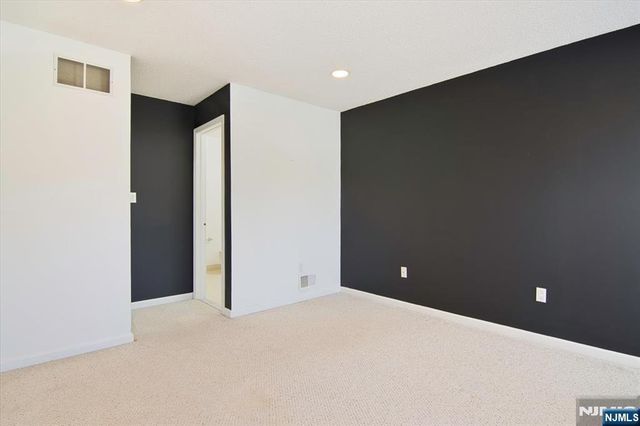 1125 Hyde Park Court A2, Mahwah, NJ 07430