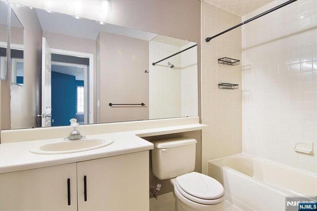 1125 Hyde Park Court A2, Mahwah, NJ 07430