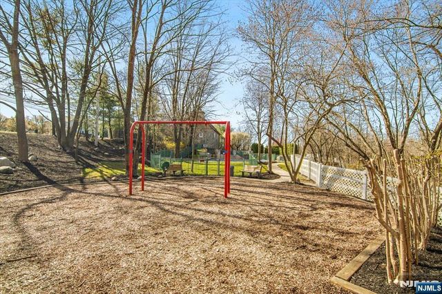 1125 Hyde Park Court A2, Mahwah, NJ 07430