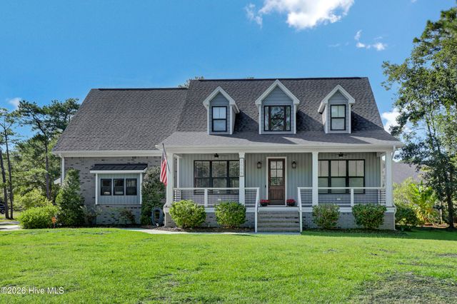 2005 Country Club Drive, Hampstead, NC 28443