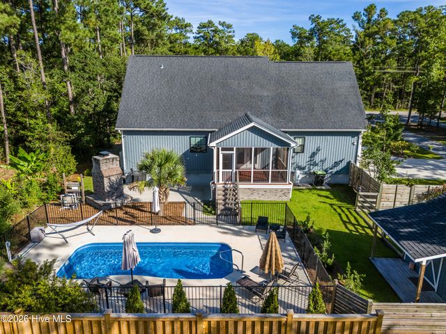 2005 Country Club Drive, Hampstead, NC 28443