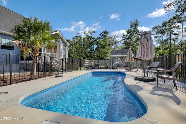 2005 Country Club Drive, Hampstead, NC 28443
