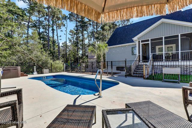 2005 Country Club Drive, Hampstead, NC 28443