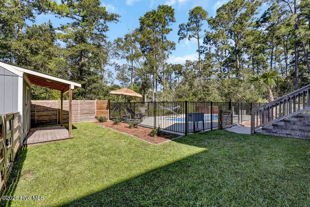 2005 Country Club Drive, Hampstead, NC 28443