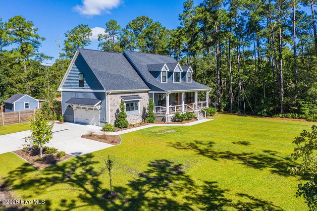 2005 Country Club Drive, Hampstead, NC 28443