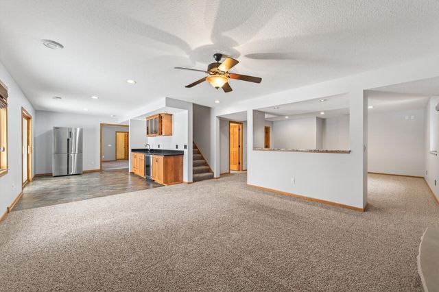 21183 Ivory Lane, Lakeville, MN 55044