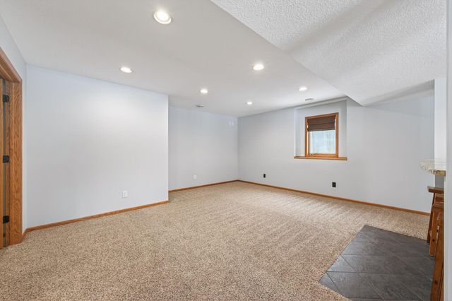 21183 Ivory Lane, Lakeville, MN 55044