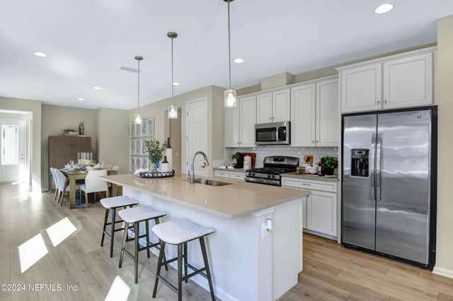 935 CEDAR SLOUGH Drive, Jacksonville, FL 32220
