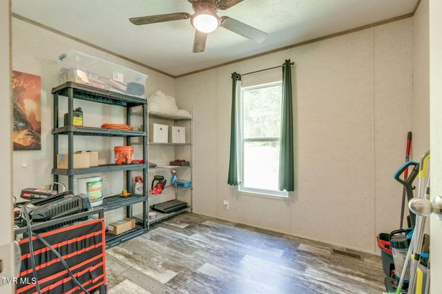 20124 Turkey Hollow Lane, Bristol, VA 24202
