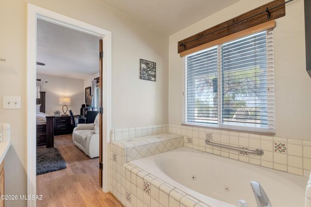 5040 N Camino De Oeste, Tucson, AZ 85745