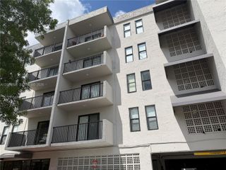 6950 W 6th Ave 412, Hialeah, FL 33014