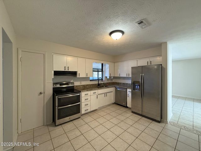 5445 GLORIANNE Drive, Jacksonville, FL 32207