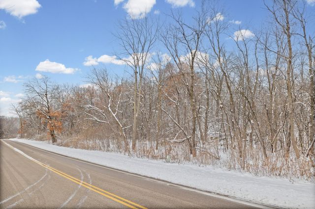 2685 Carver Avenue E, Maplewood, MN 55119