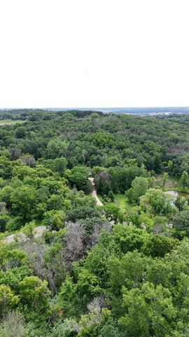 2685 Carver Avenue E, Maplewood, MN 55119