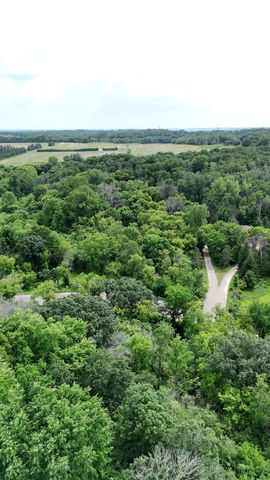 2685 Carver Avenue E, Maplewood, MN 55119