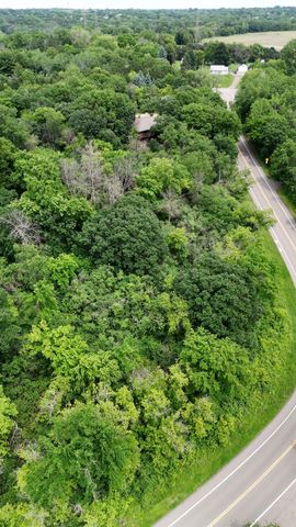 2685 Carver Avenue E, Maplewood, MN 55119