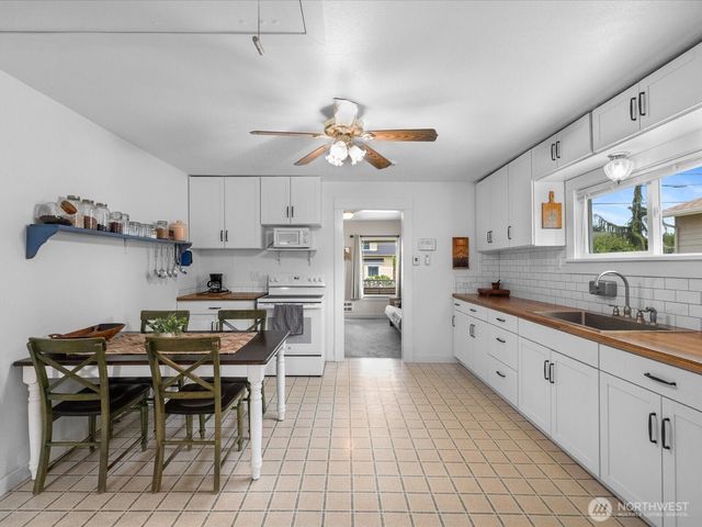 2212 Columbia Avenue, Everett, WA 98203
