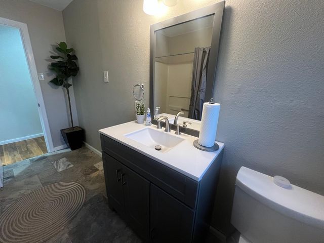 1207 W Ferguson Street, Humble, TX 77338